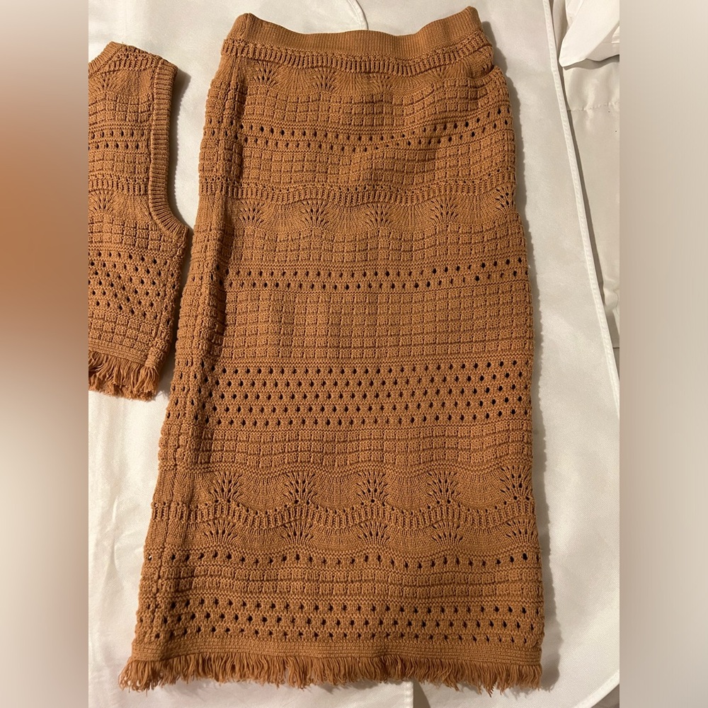 House of Harlow 1960 Crocheted Midi Skirt & Tank Set in Camel - Picture 11 of 15